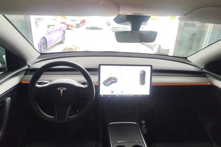 Used Tesla Model Y 2024 Long-Range All-Wheel-Drive Version Center Console