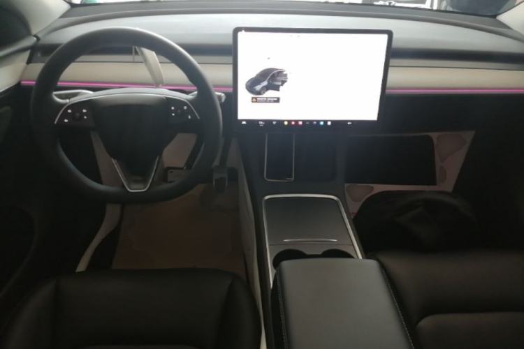 Used Tesla Model Y 2024 Long-Range All-Wheel-Drive Version Center Console
