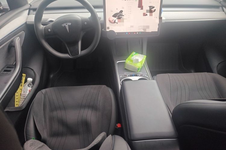Used Tesla Model Y 2024 Rear-Wheel-Drive Version Center Console