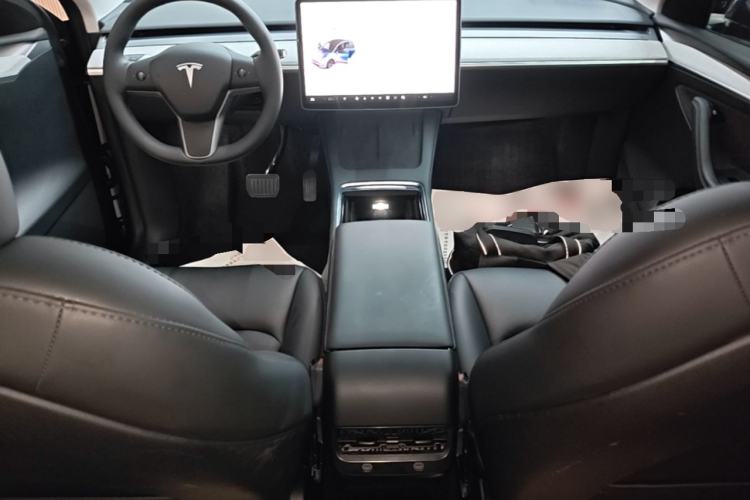 Used Tesla Model Y 2024 Long-Range All-Wheel-Drive Version Center Console