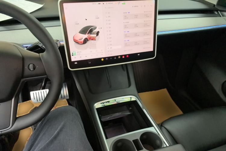 Used Tesla Model Y 2024 Long-Range All-Wheel-Drive Version Center Console