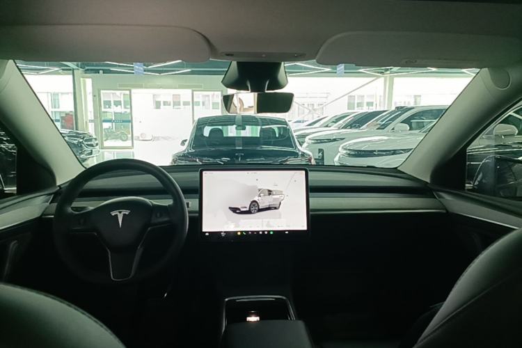 Used Tesla Model Y 2024 Rear-Wheel-Drive Version Center Console