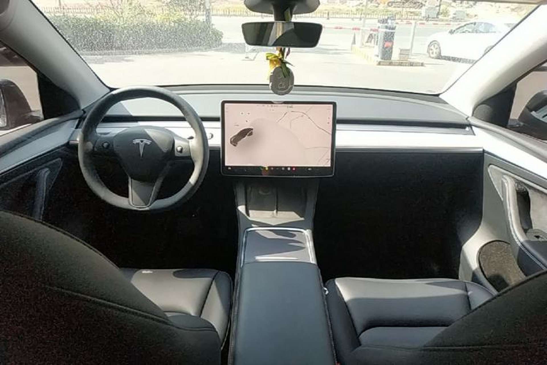 Used Tesla Model Y 2024 Rear-Wheel-Drive Version Center Console