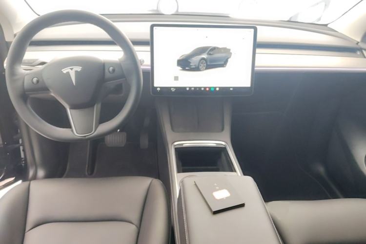 Used Tesla Model Y 2024 Rear-Wheel-Drive Version Center Console