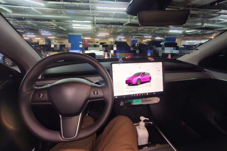 Used Tesla Model Y 2024 Rear-Wheel-Drive Version Center Console