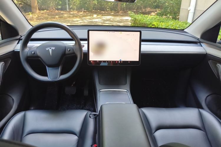 Used Tesla Model Y 2024 Long-Range All-Wheel-Drive Version Center Console
