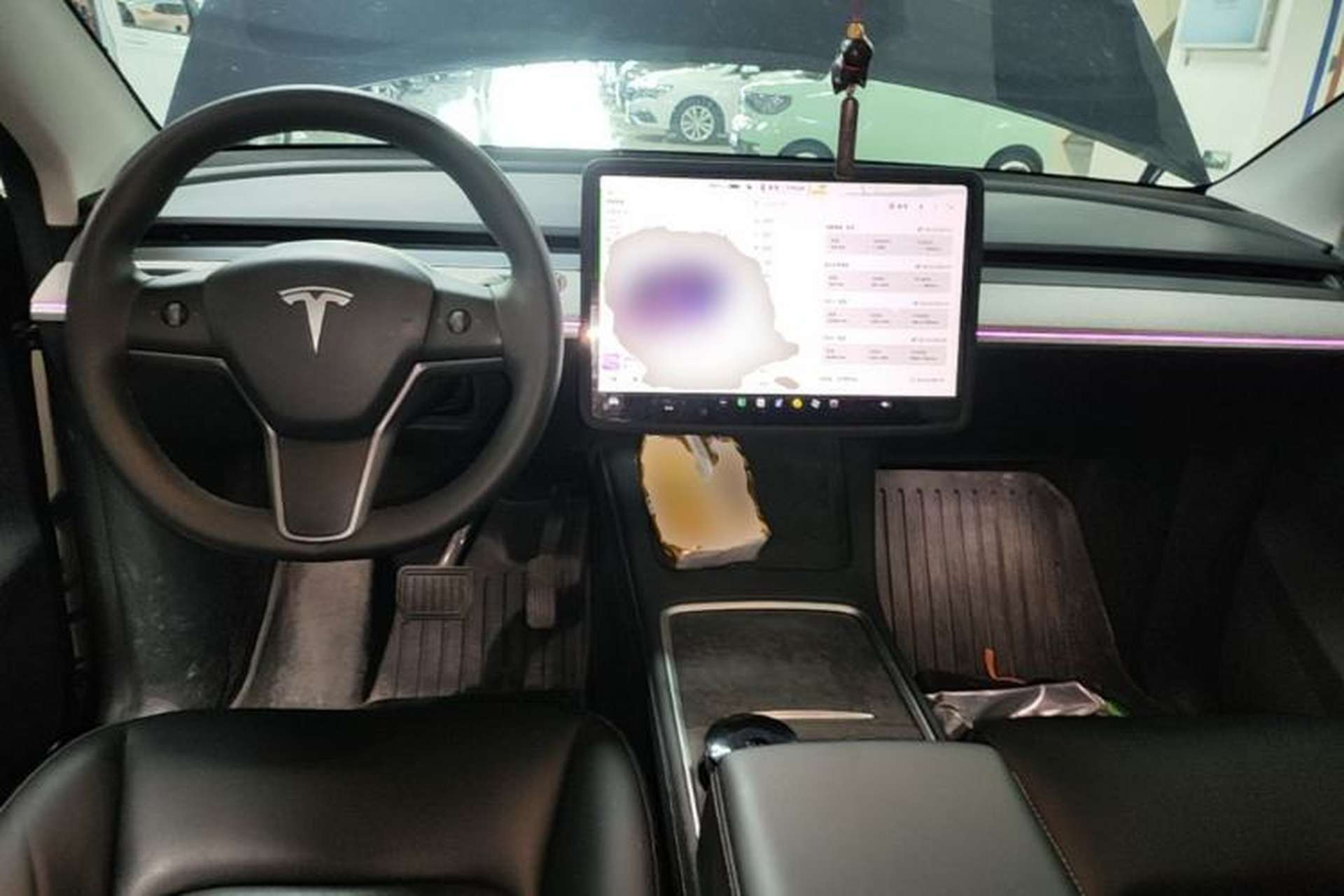 Used Tesla Model Y 2024 Rear-Wheel-Drive Version Center Console
