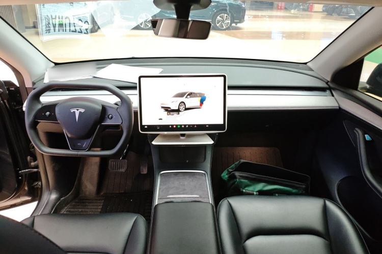 Used Tesla Model Y 2024 Rear-Wheel-Drive Version Center Console