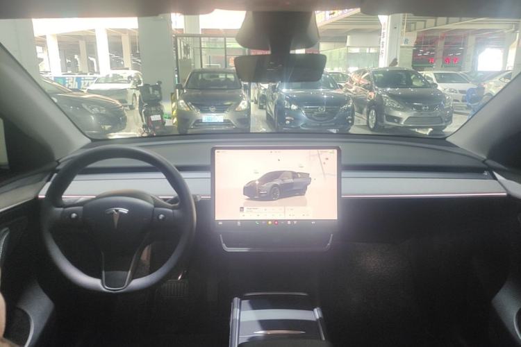 Used Tesla Model Y 2024 Long-Range All-Wheel-Drive Version Center Console