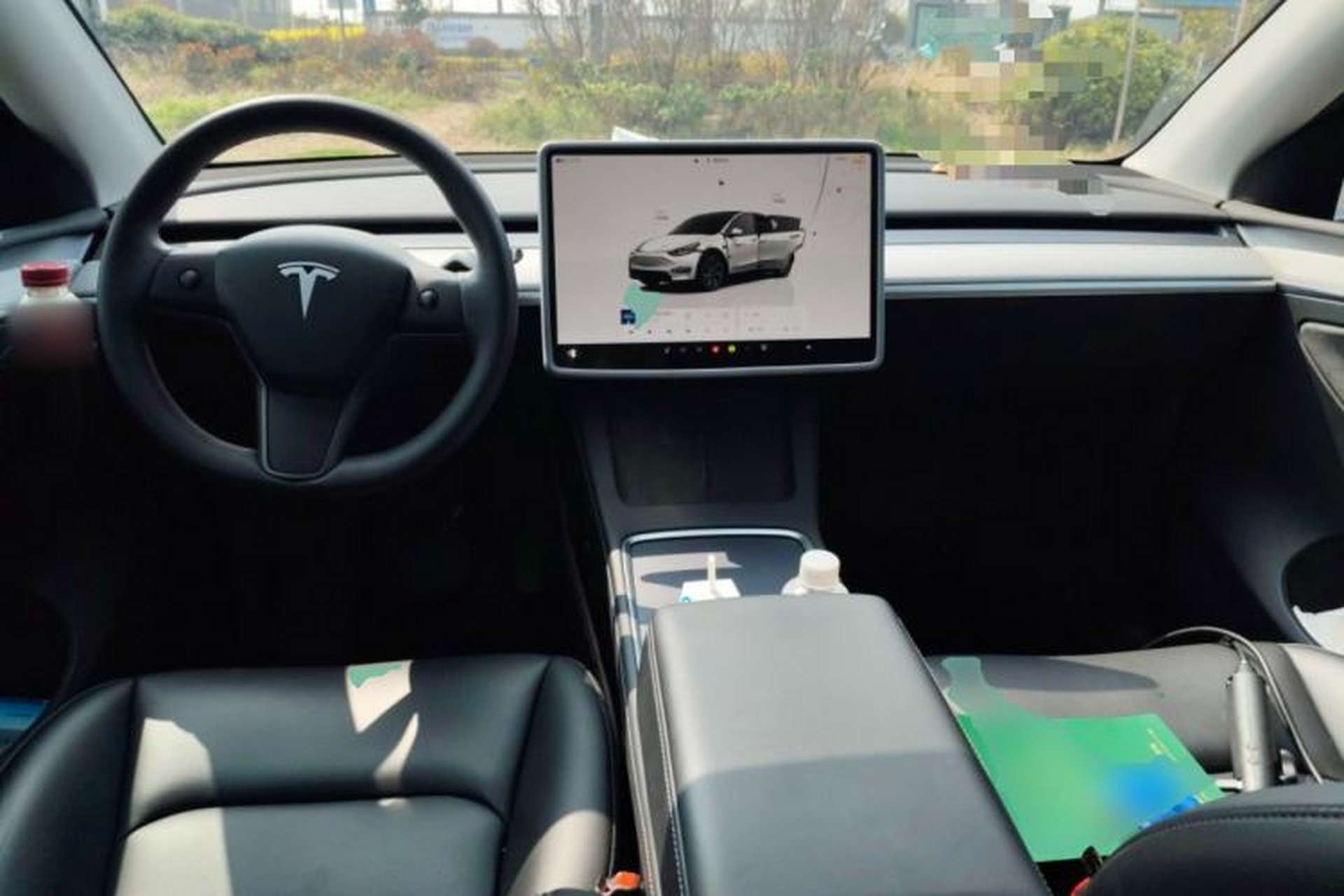 Used Tesla Model Y 2024 Long-Range All-Wheel-Drive Version Center Console