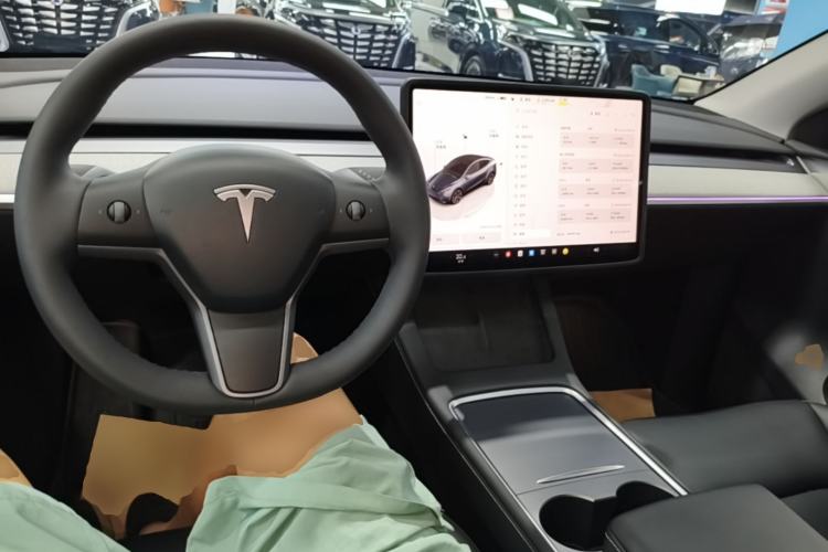 Used Tesla Model Y 2024 Rear-Wheel-Drive Version Center Console