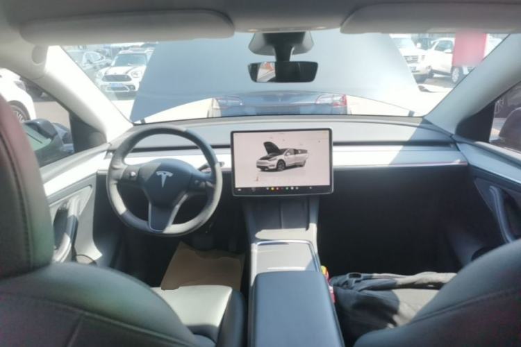 Used Tesla Model Y 2024 Rear-Wheel-Drive Version Center Console