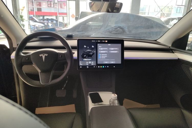 Used Tesla Model Y 2024 Rear-Wheel-Drive Version Center Console
