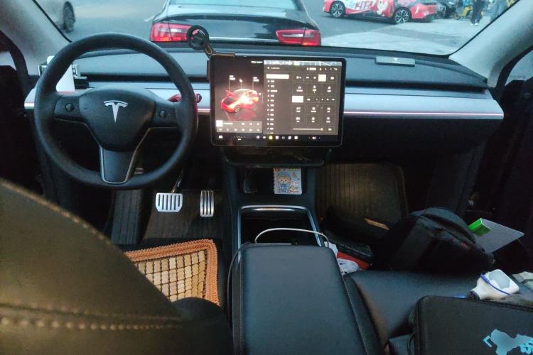 Used Tesla Model Y 2024 Rear-Wheel-Drive Version Center Console