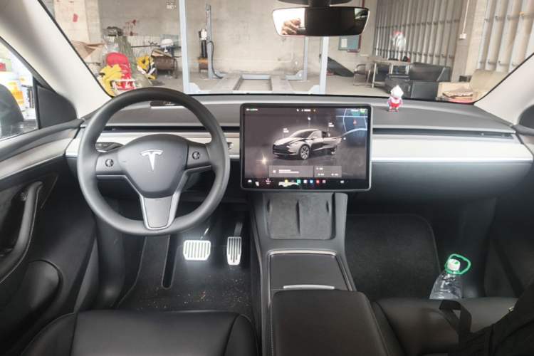 Used Tesla Model Y 2024 Rear-Wheel-Drive Version Center Console