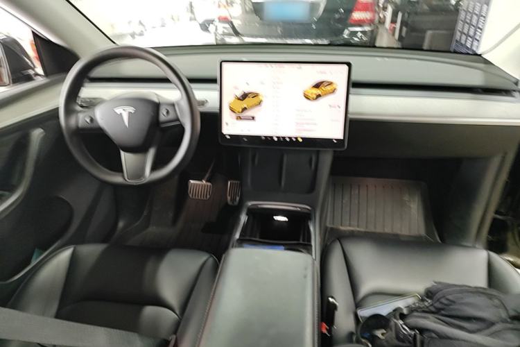 Used Tesla Model Y 2024 Rear-Wheel-Drive Version Center Console