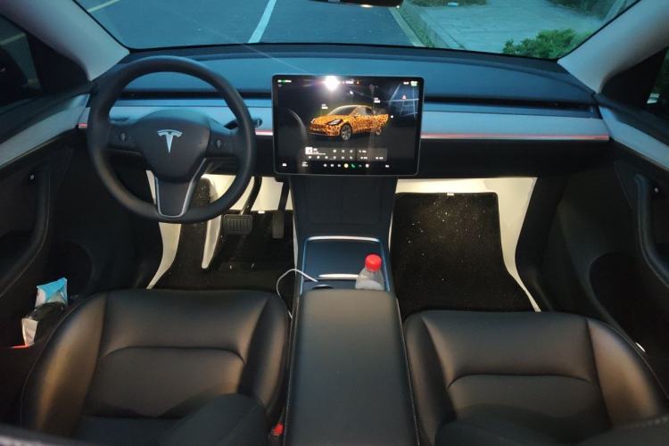 Used Tesla Model Y 2024 Rear-Wheel-Drive Version Center Console