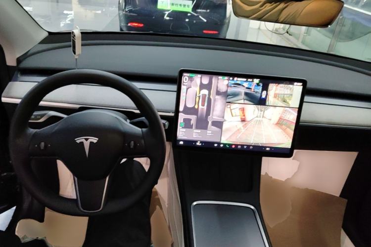 Used Tesla Model Y 2024 Rear-Wheel-Drive Version Center Console
