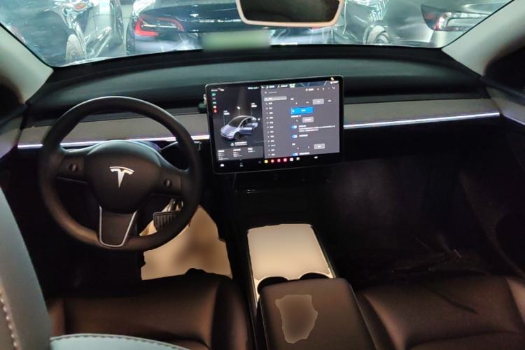 Used Tesla Model Y 2024 Rear-Wheel-Drive Version Center Console