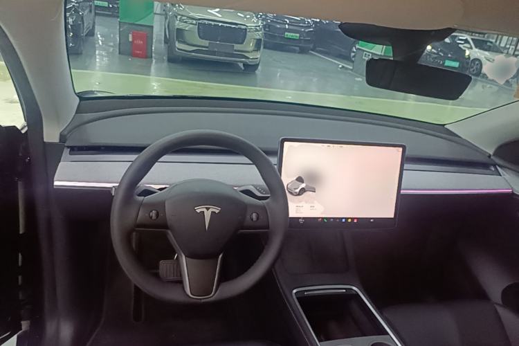 Used Tesla Model Y 2024 Rear-Wheel-Drive Version Center Console