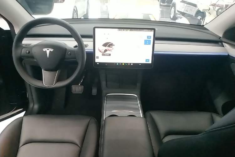 Used Tesla Model Y 2024 Rear-Wheel-Drive Version Center Console