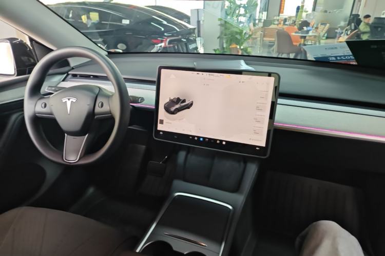 Used Tesla Model Y 2024 Rear-Wheel-Drive Version Center Console