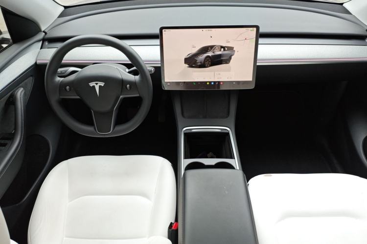 Used Tesla Model Y 2024 Long-Range All-Wheel-Drive Version Center Console