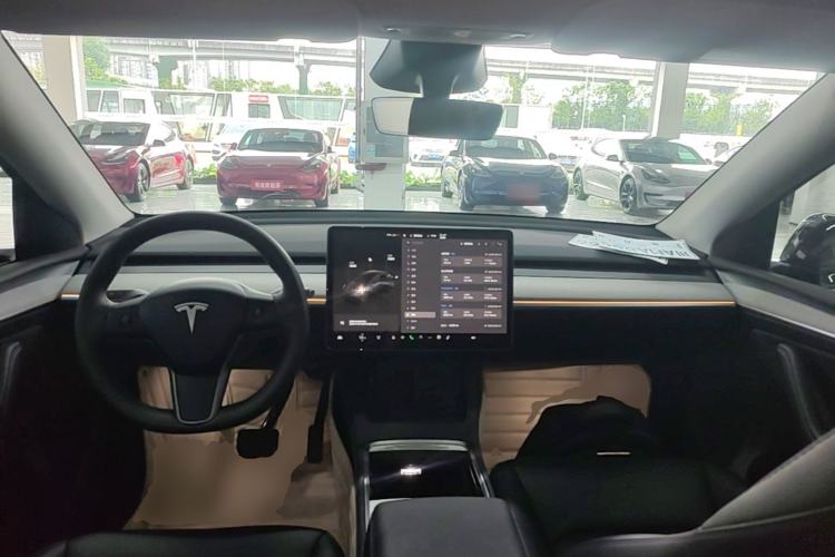Used Tesla Model Y 2024 Rear-Wheel-Drive Version Center Console