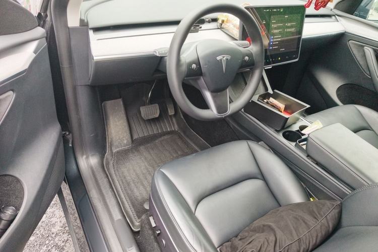 Used Tesla Model Y 2024 Rear-Wheel-Drive Version Center Console