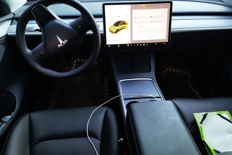 Used Tesla Model Y 2024 Rear-Wheel-Drive Version Center Console
