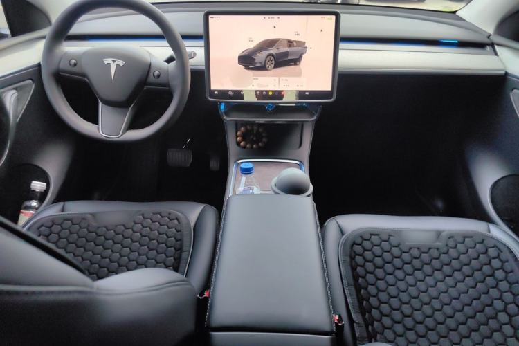 Used Tesla Model Y 2024 Rear-Wheel-Drive Version Center Console