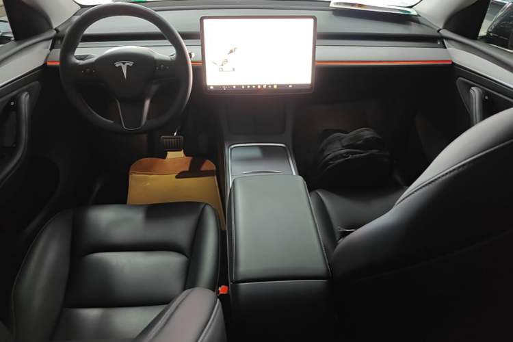 Used Tesla Model Y 2024 Rear-Wheel-Drive Version Center Console