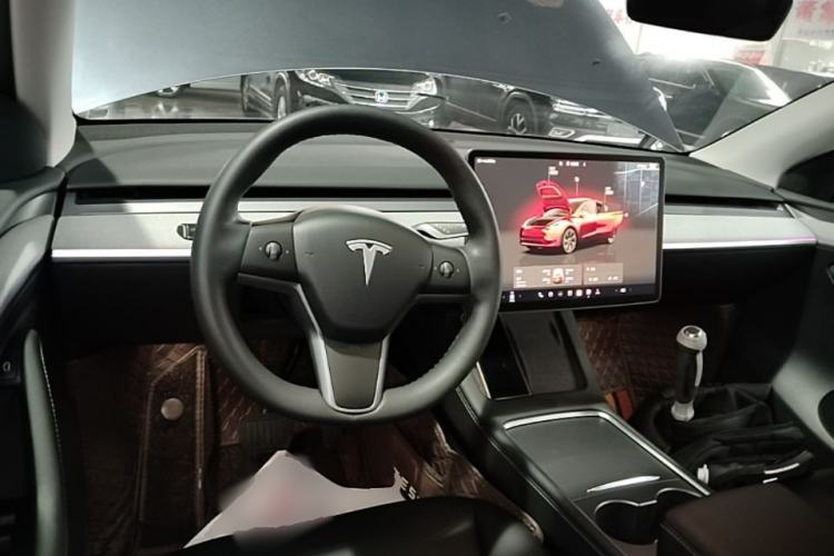 Used Tesla Model Y 2024 Rear-Wheel-Drive Version Center Console