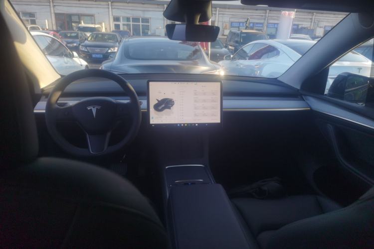 Used Tesla Model Y 2024 Rear-Wheel-Drive Version Center Console