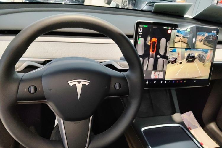 Used Tesla Model Y 2024 Rear-Wheel-Drive Version Center Console