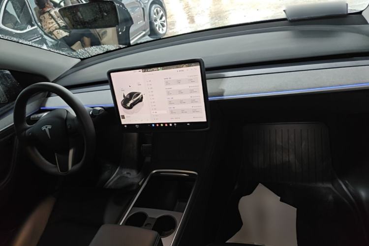 Used Tesla Model Y 2024 Rear-Wheel-Drive Version Center Console