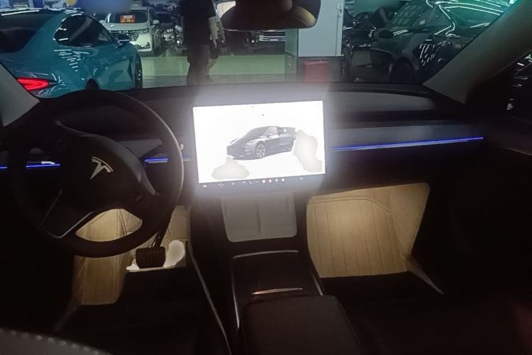 Used Tesla Model Y 2024 Rear-Wheel-Drive Version Center Console