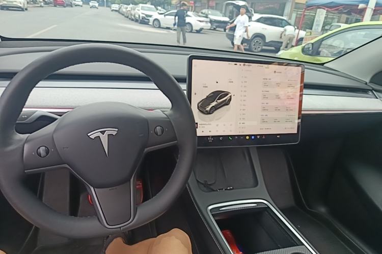 Used Tesla Model Y 2024 Rear-Wheel-Drive Version Center Console