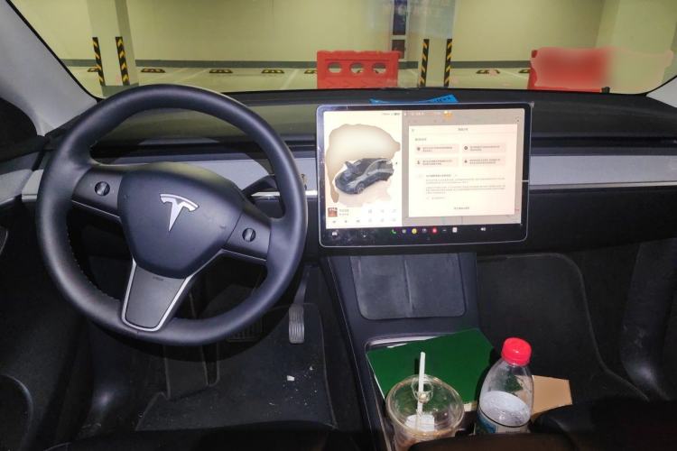 Used Tesla Model Y 2024 Rear-Wheel-Drive Version Center Console