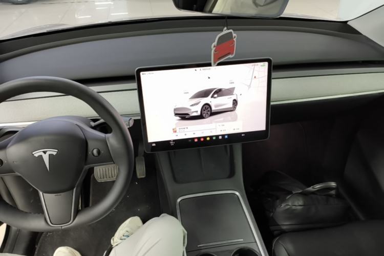 Used Tesla Model Y 2024 Rear-Wheel-Drive Version Center Console