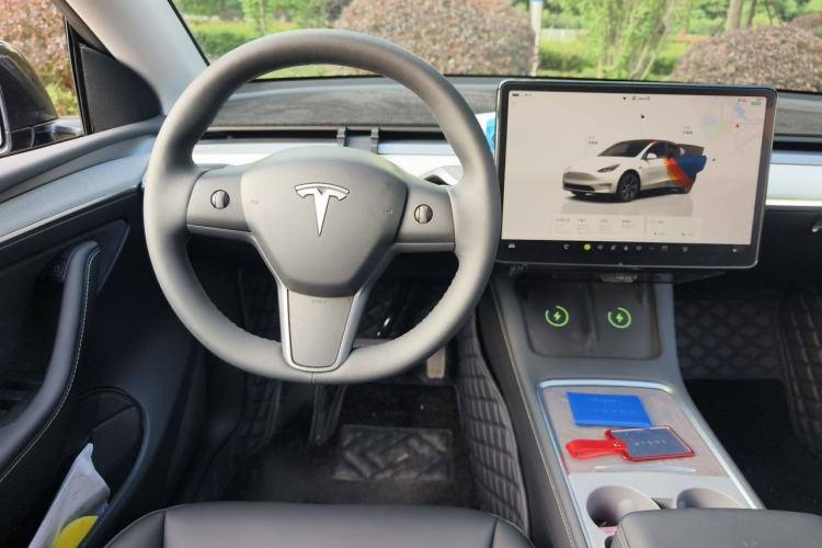 Used Tesla Model Y 2024 Rear-Wheel-Drive Version Center Console