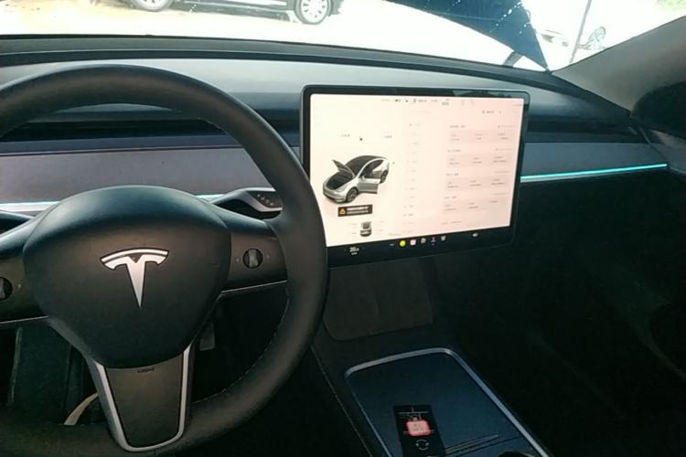 Used Tesla Model Y 2024 Rear-Wheel-Drive Version Center Console