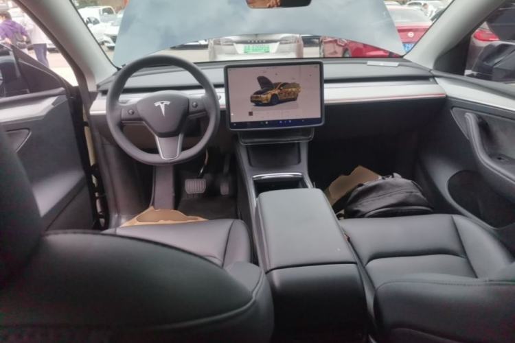 Used Tesla Model Y 2024 Rear-Wheel-Drive Version Center Console