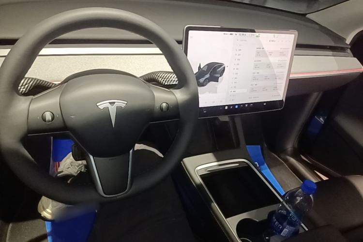 Used Tesla Model Y 2024 Rear-Wheel-Drive Version Center Console
