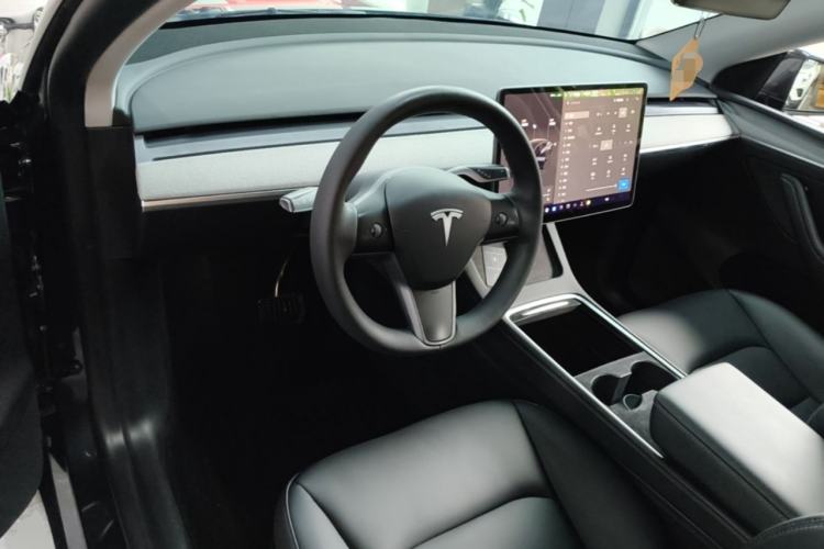 Used Tesla Model Y 2024 Rear-Wheel-Drive Version Center Console