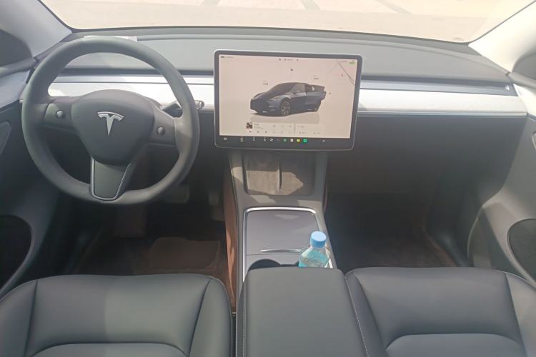 Used Tesla Model Y 2024 Rear-Wheel-Drive Version Center Console