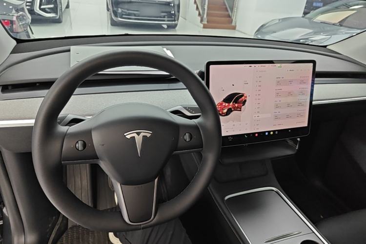 Used Tesla Model Y 2024 Rear-Wheel-Drive Version Center Console