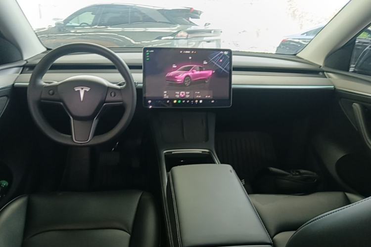 Used Tesla Model Y 2024 Rear-Wheel-Drive Version Center Console