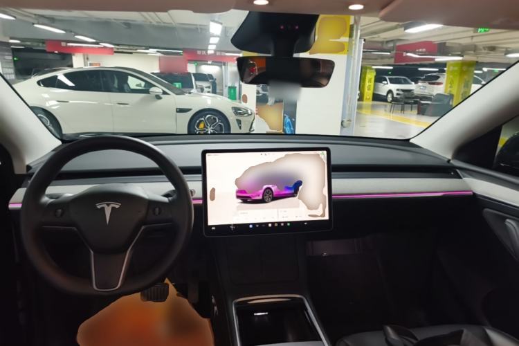 Used Tesla Model Y 2024 Long-Range All-Wheel-Drive Version Center Console