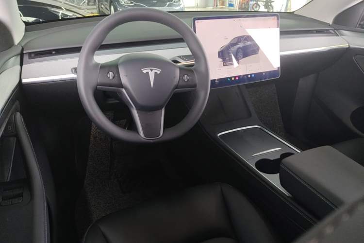 Used Tesla Model Y 2024 Rear-Wheel-Drive Version Center Console